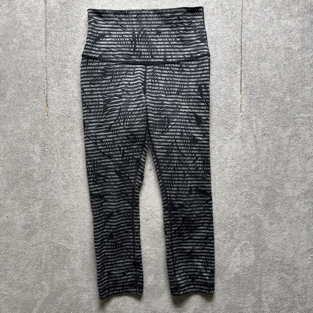 Lululemon Run Top Speed Crop Full On Luxtreme Stripe Play Medium Rise